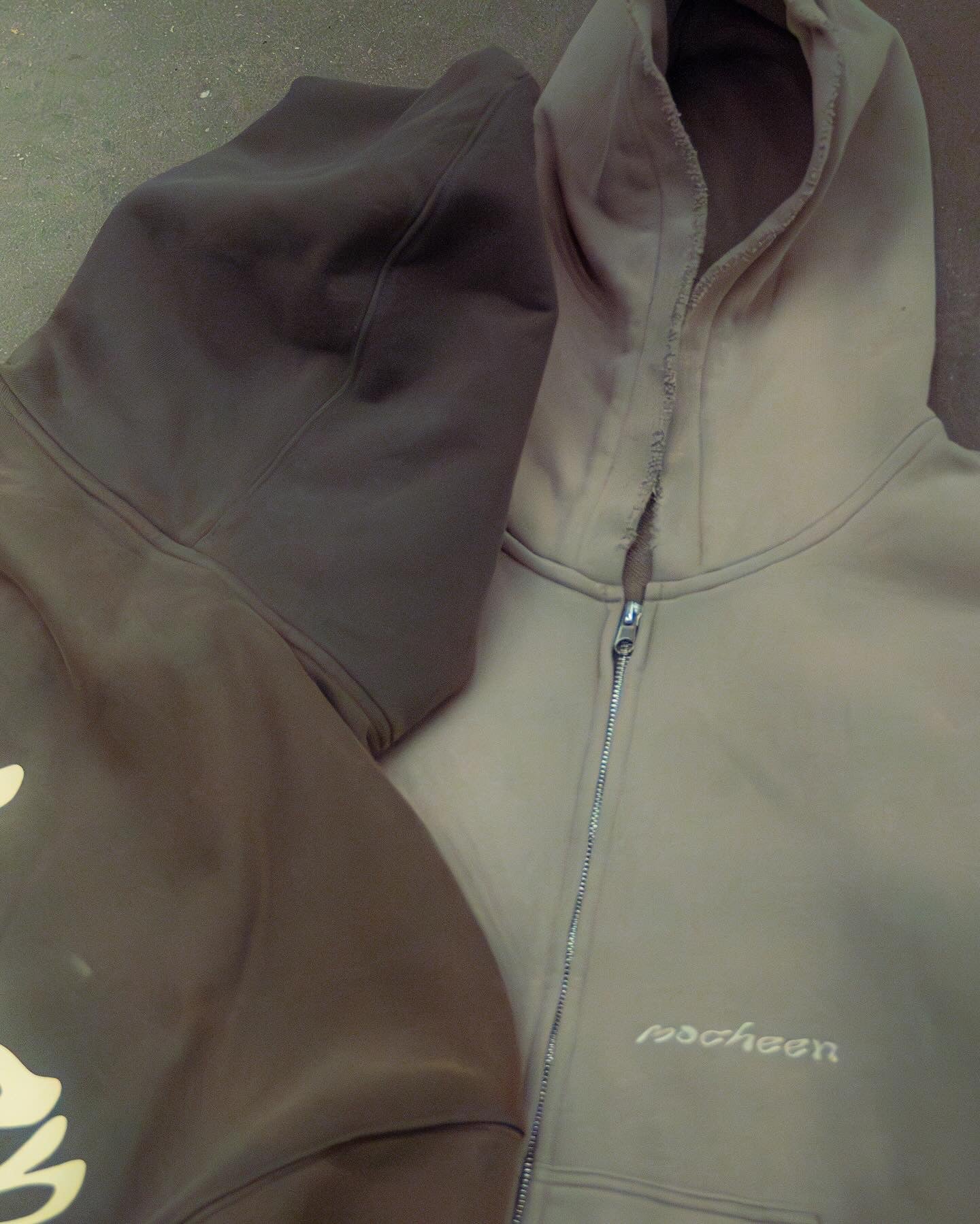 sun-faded zip up "ivory green"