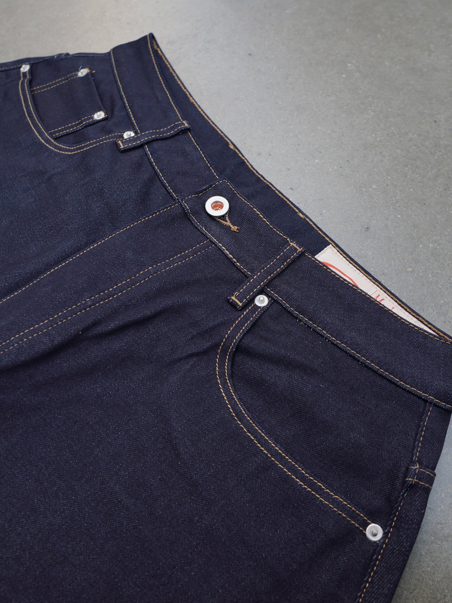 raw denim balloon jeans "pink"