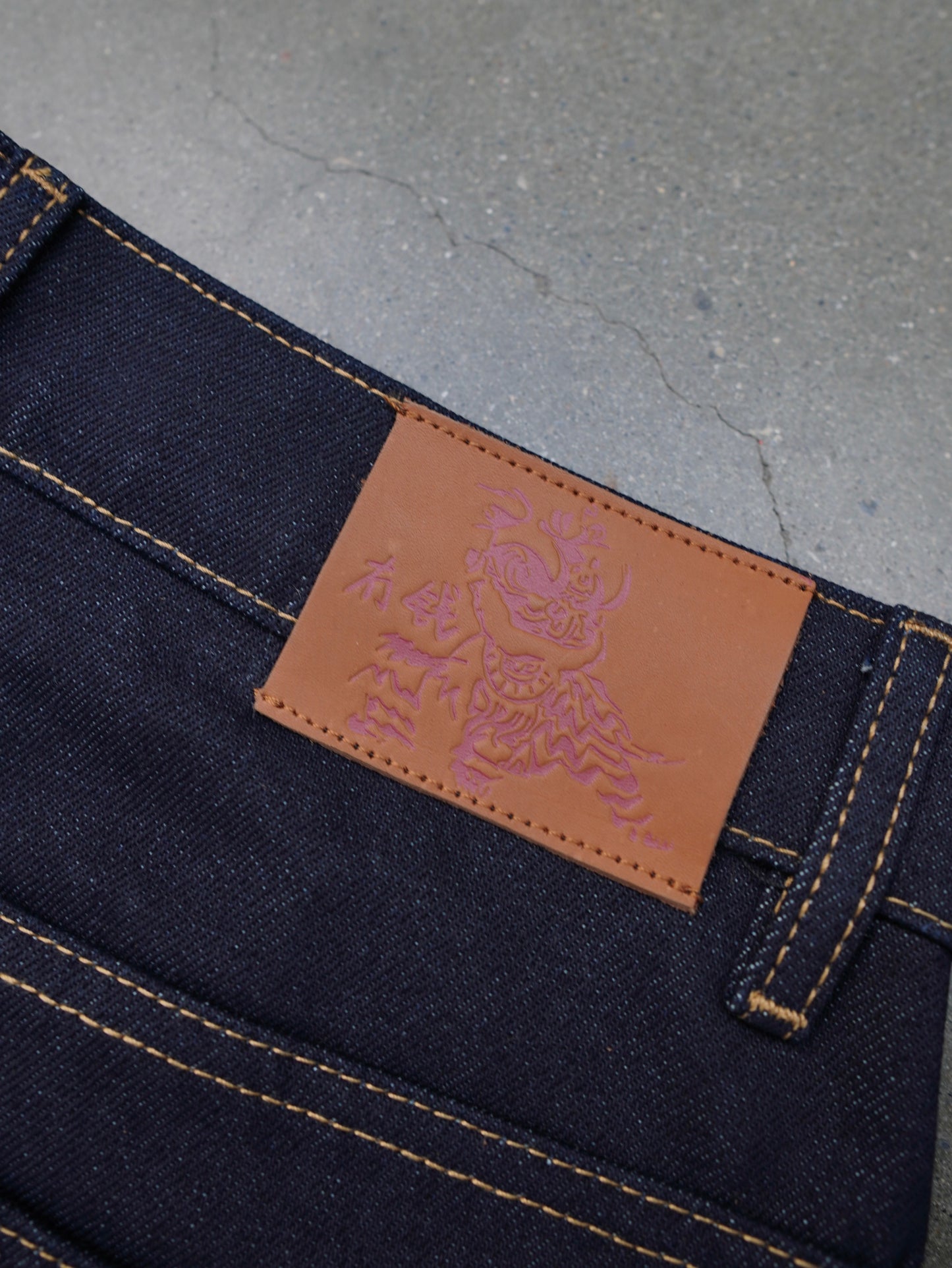 raw denim balloon jeans "pink"